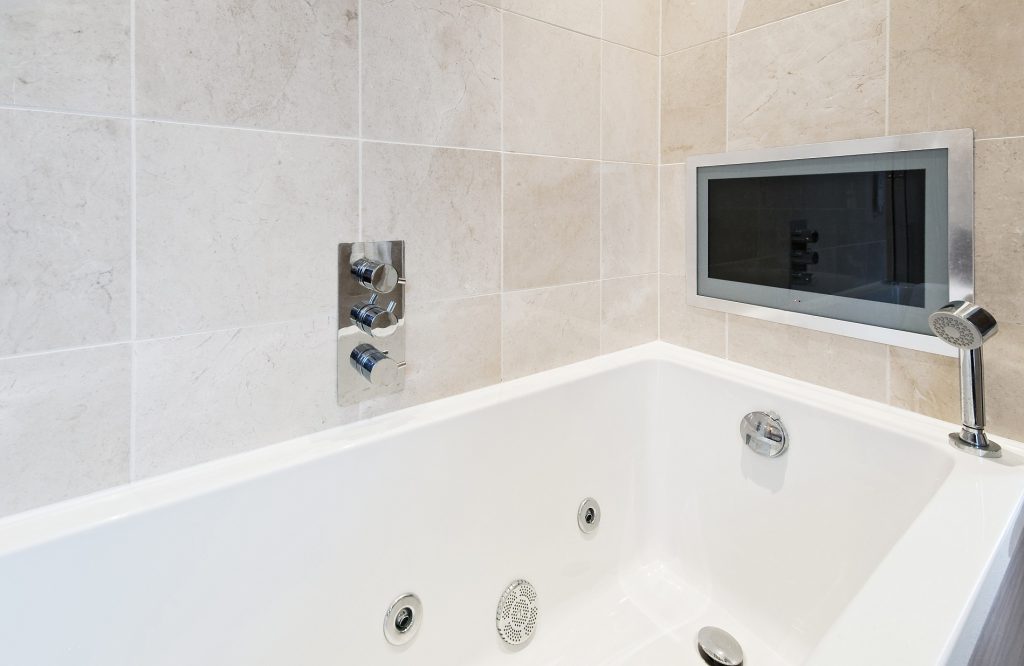 bath tub with TV bath tub with TV
